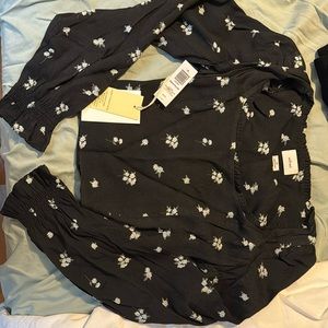 New with tags long sleeve crop “ breathless “ top by Wilfred size xs